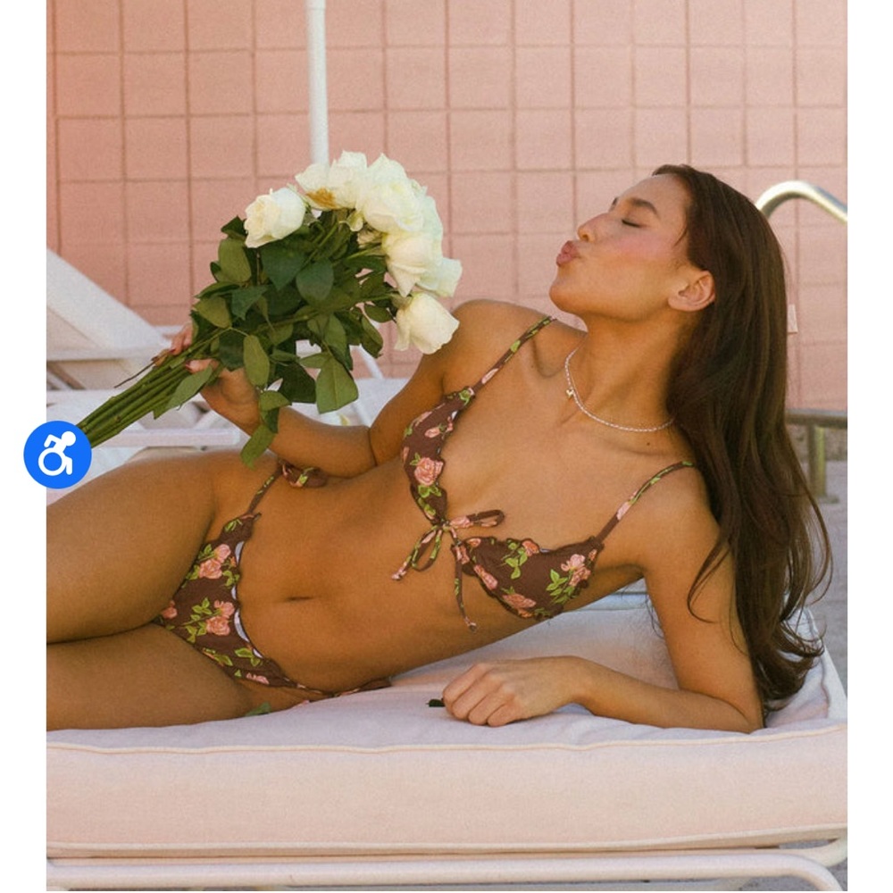Dippin daisys bella triangle bikini top and love affair bottom